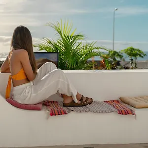 https://villas-renacer.madeira-islandshotels.com